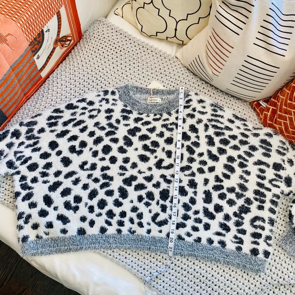 ANDTHEWHY Hear Me Roar Sweater - Picture 13 of 16